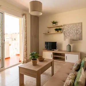 apartamento-arenas-con-piscina-y-terraza.in-canary-islands.com/